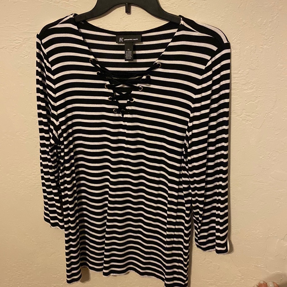 Woman top XL used in great condition